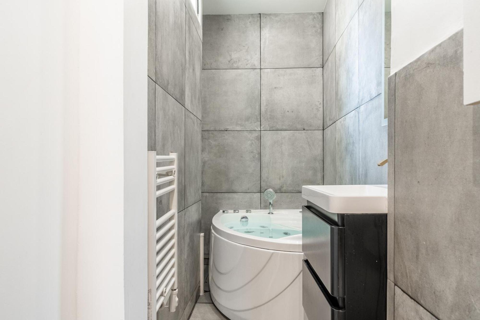 Lavie Maison Eiffel Ac Hot Tub Paris Luaran gambar